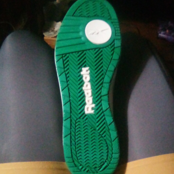 Reebok - Picture 4 of 4